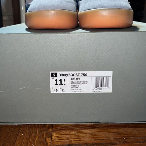 Yeezy boost 750 size 11 1/2 - Picture 6 of 6